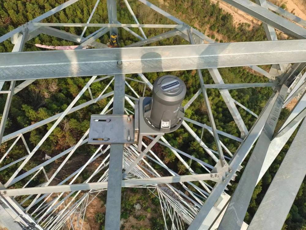 铁塔安全在线监测使用方测科技无线倾角振动传感器