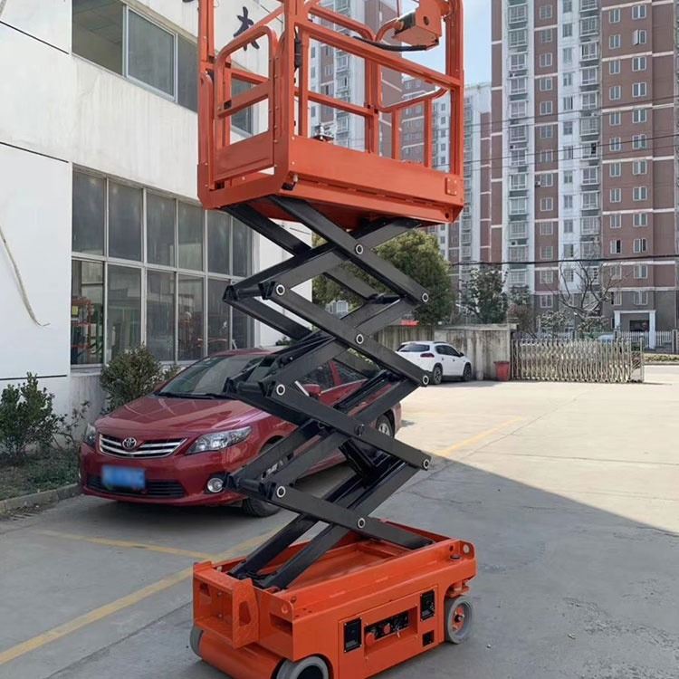 厂房工地自行走升降平台 潍坊高空检修液压升降机 液压驱动自动货梯 齐力供应_伺服驱动_伺服系统_工业自动化_供应_工品联盟网