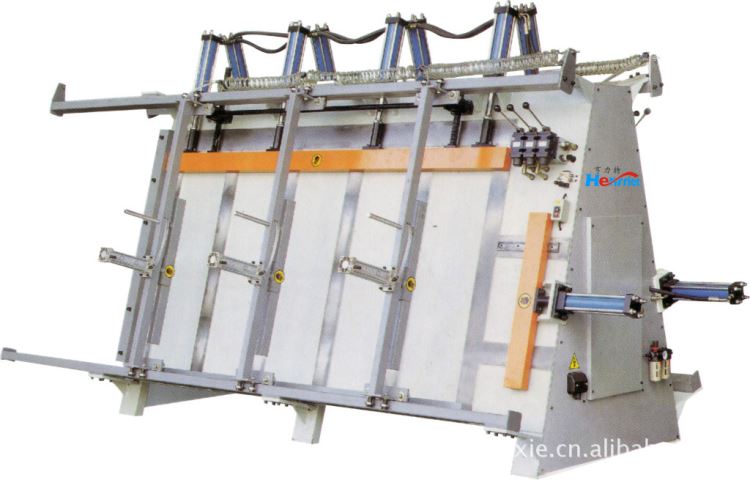 供应液压带气缸压料的双工位门窗框架组合机,1.5米门窗框架组合机,2.5米门窗组合机,压料框架组合机
