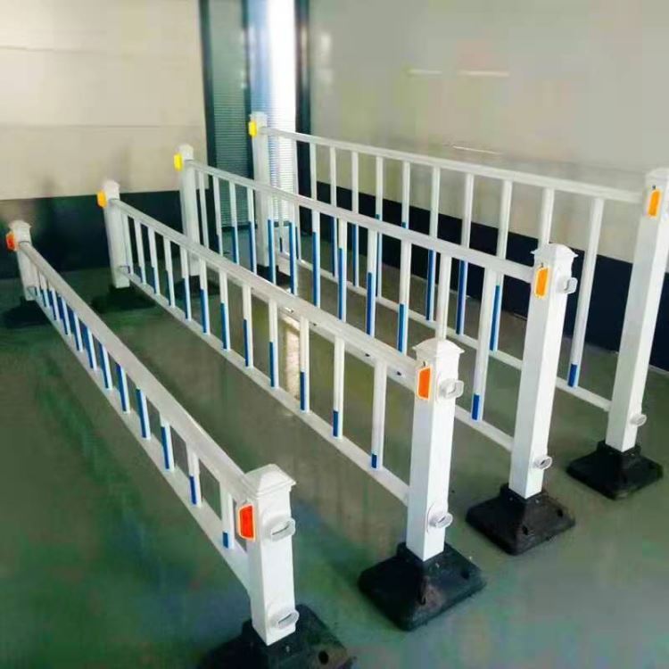 交通市政护栏 交通隔离护栏 市政护栏批发 厂家供应市政护栏 陕西方元浩宇_市政环卫机械_工程建筑机械_机械设备_供应_工品联盟网