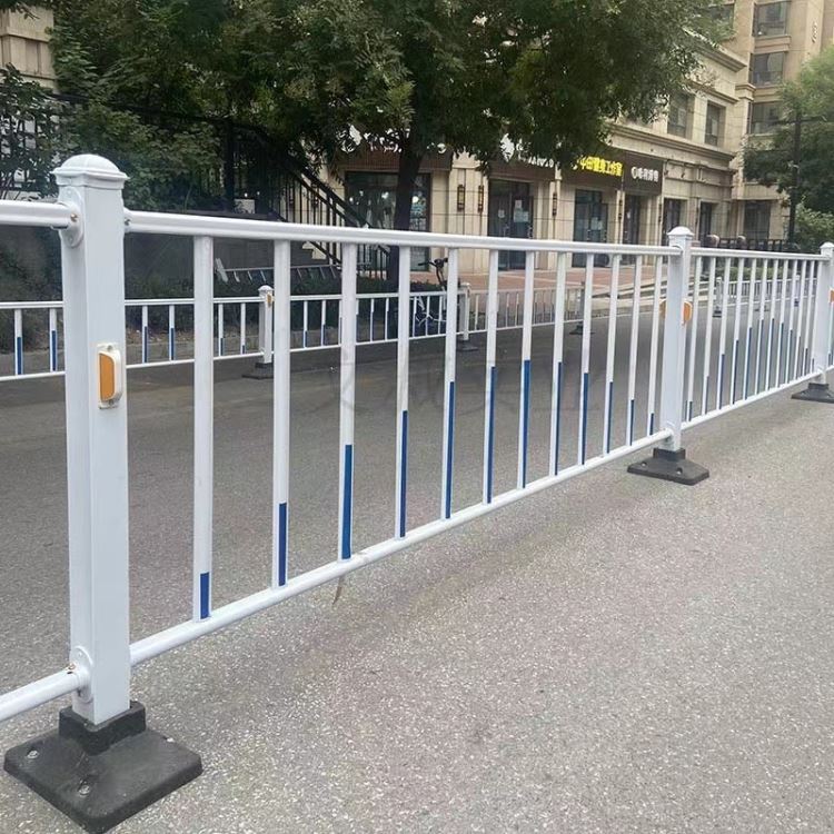 道路护栏 京式道路护栏 道路防护围栏 隔离警示护栏 方元浩宇