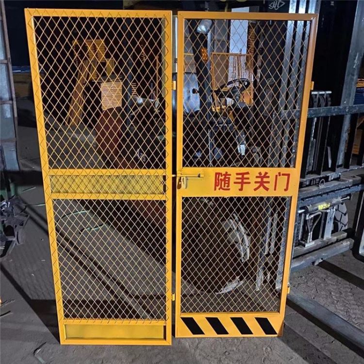 黄色防护电梯门双板黄色防护电梯门建筑施工防护安全门峰尚安_防护口罩_呼吸防护_个人防护_供应_工品联盟网