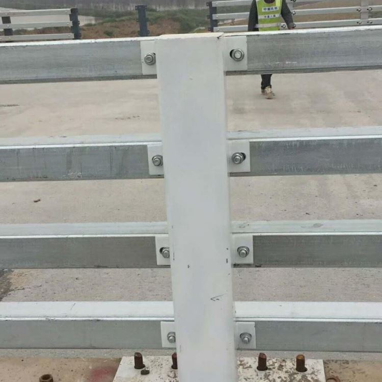 桥梁防撞镀锌方管护栏 加厚方管路桥护栏  不锈钢复合方管护栏大量加工
