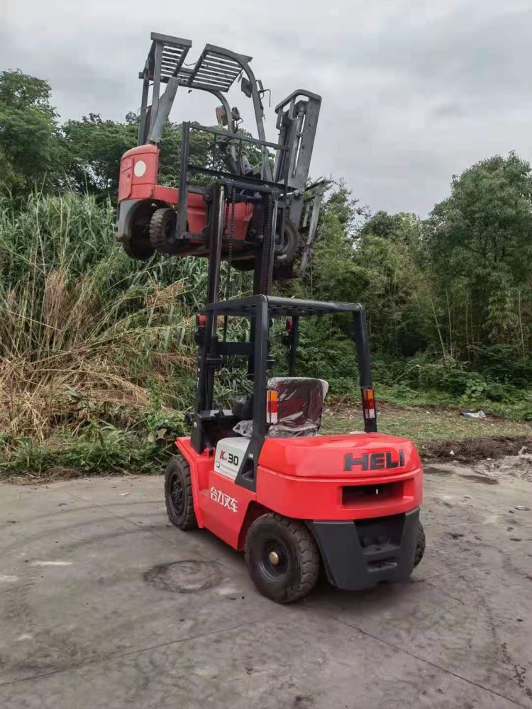 上海叉车 10吨叉车 小松叉车 欢迎咨询