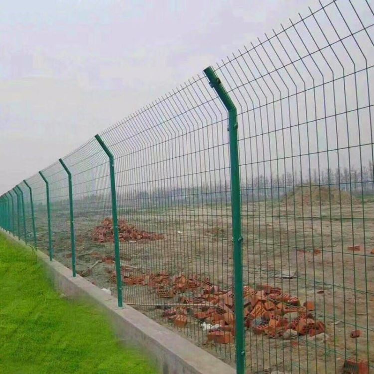 现货供应 养殖圈地护栏网 公路隔离护栏网 铁路护栏网防护网双边丝护栏网