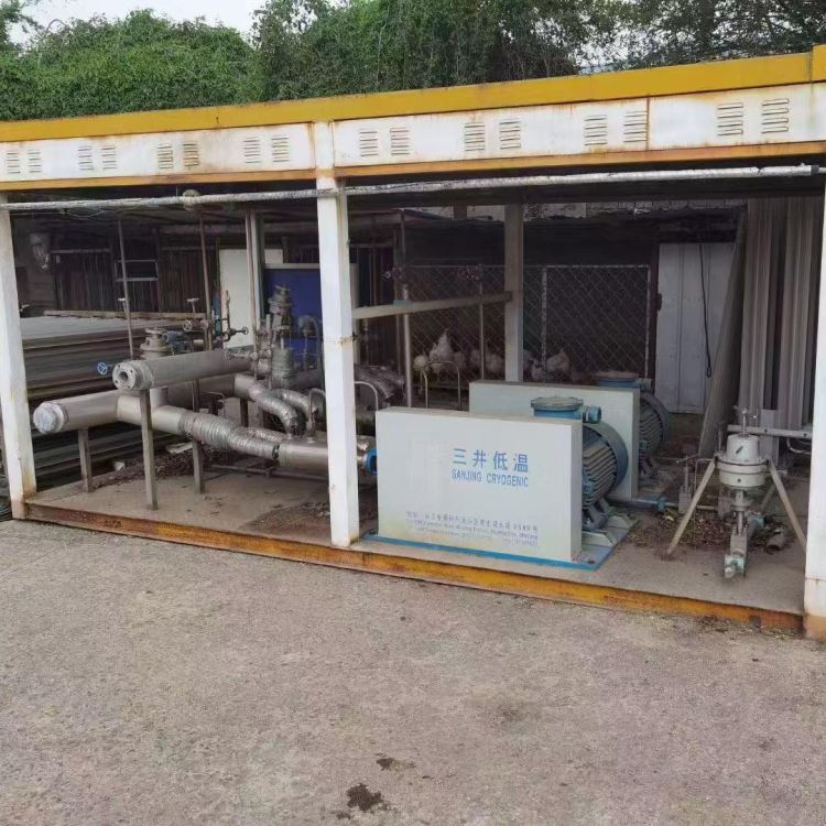 出售三井L-CNG加气站   高压柱塞泵一备一用   双1500高压气化器   回收LNG移动加液车