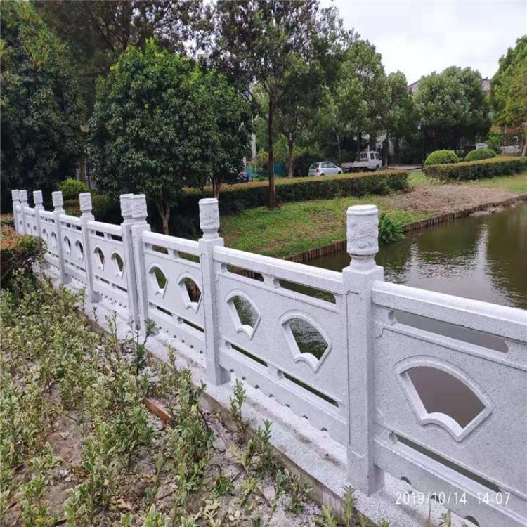 现货批发扇形河提护栏 雕花护栏水泥围栏 水泥仿石栏杆河道小区公园护栏_护栏_护栏_搬运存储包装_供应_工品联盟网