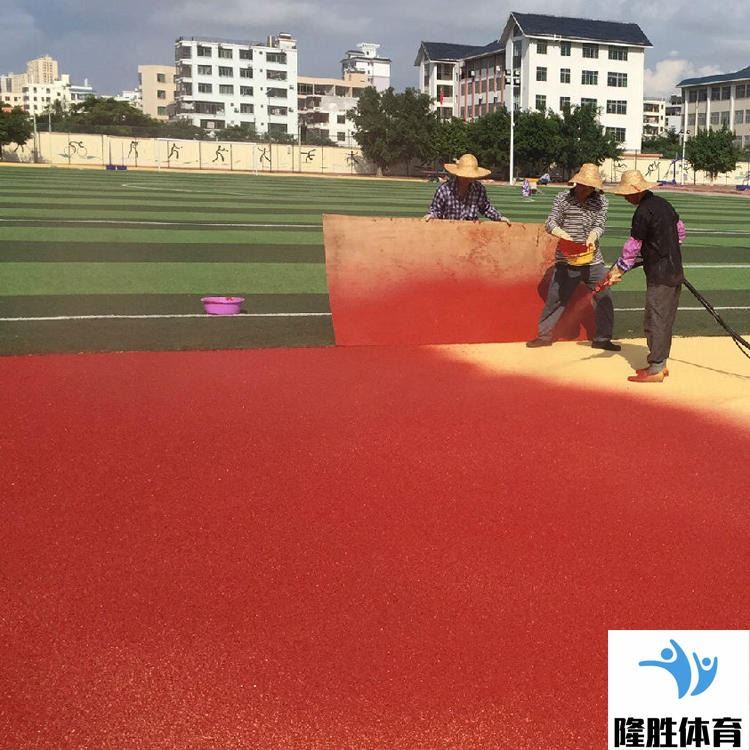 新国标塑胶跑道 隆胜体育 户外透气型塑胶跑道 测量施工