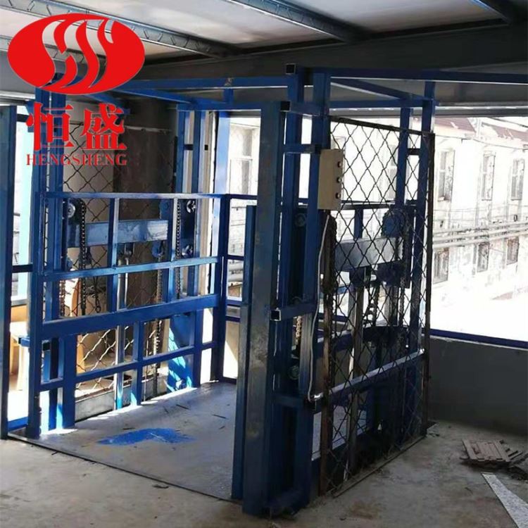 安装定做临沂市导轨式升降机 厂房升降货梯 液压链条式货物提升机 升降机械厂家 货梯三层升降恒盛SJD_压实机械_工程建筑机械_机械设备_供应_工品联盟网