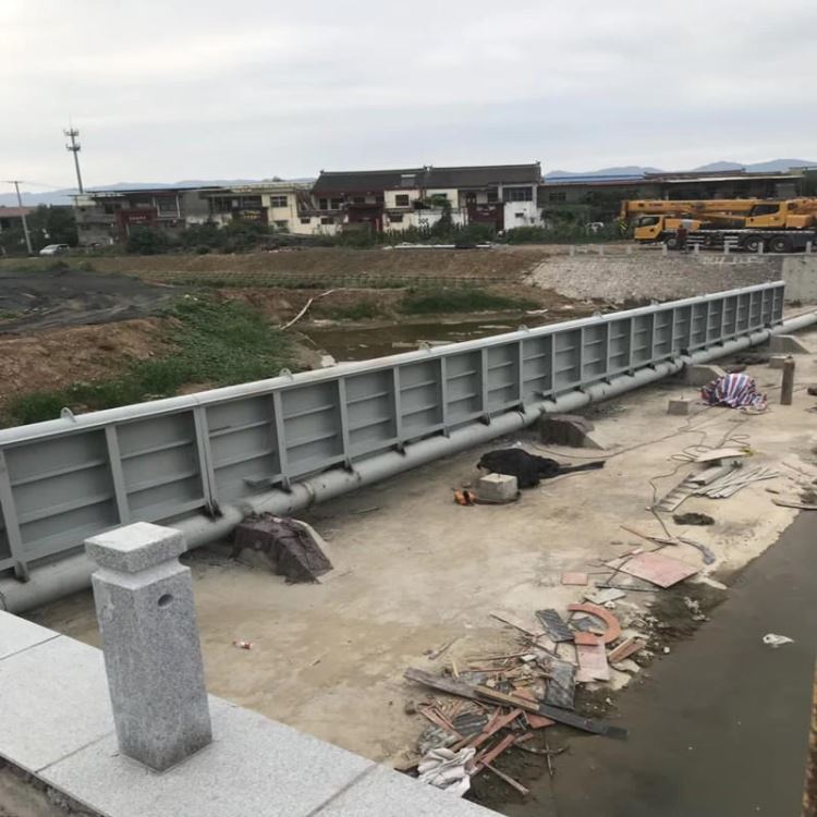 欣固 GBZ底横轴翻转式闸门 底轴驱动钢坝闸门 底轴驱动翻板闸门厂家现货