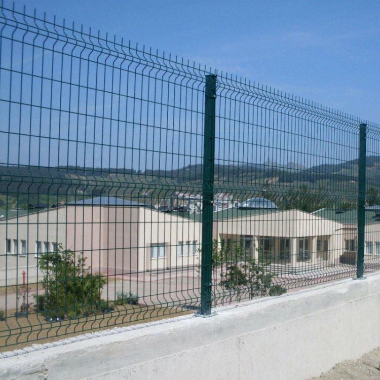 亚奇定制6mm浸塑双边丝护栏网 浸塑公路护栏网 景区隔离护栏网