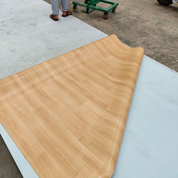 沾益健身房塑胶地板 室内篮球场商用弹性地板 幼儿园地胶舞蹈地板 厂家直供pvc塑胶地板 上门测量 曼纳奇塑胶地板